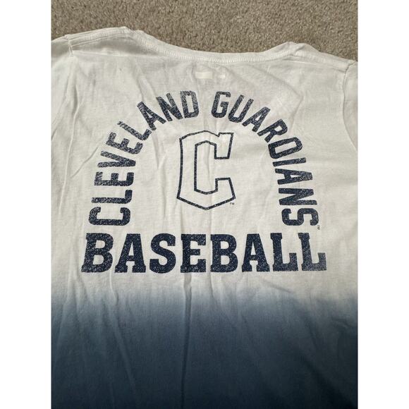 New Era Cleveland Guardian Baseball Ombré Fade T-shirt Women Size Small NEW Nwts - Picture 3 of 11